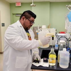 Undergraduate Majors Biochemistry Lab Experiment