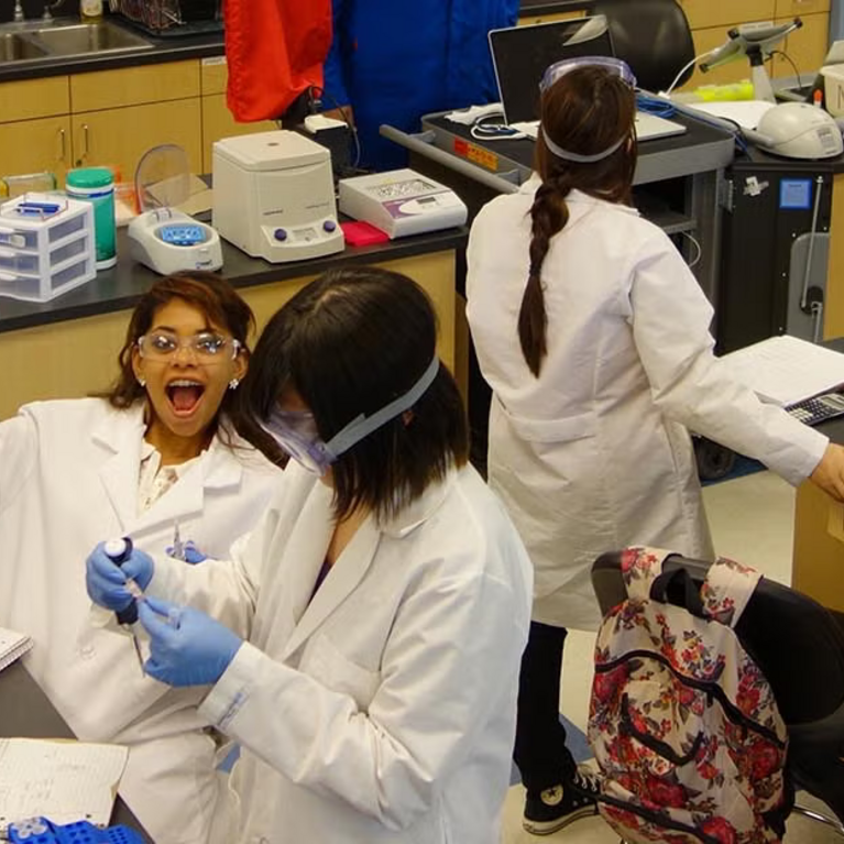 Dynamic Genome Project students conducting research