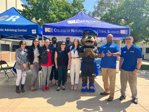 CNAS Undergraduate Academic Advising Center Group Photo