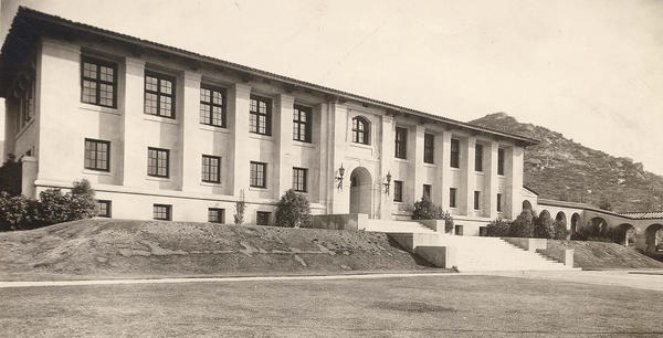 Main building and south wing 1928