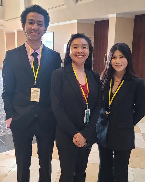 Stephanie Dingwall with UCR Students in Washington