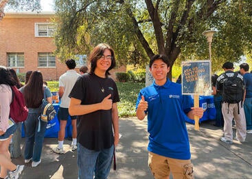 CNAS New Student Welcome 2026 Science Ambassador with a Student