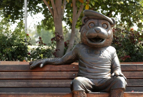 scotty-bench-statue
